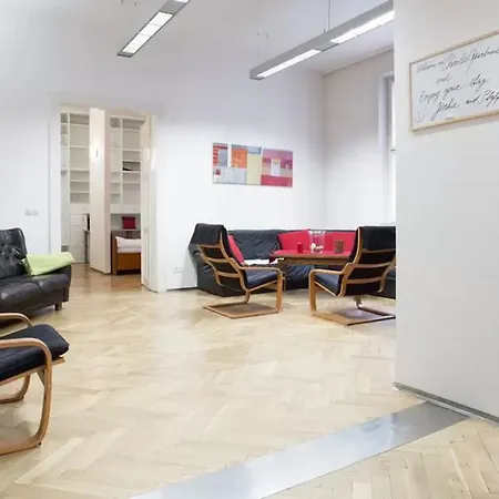 Charles Apartment
